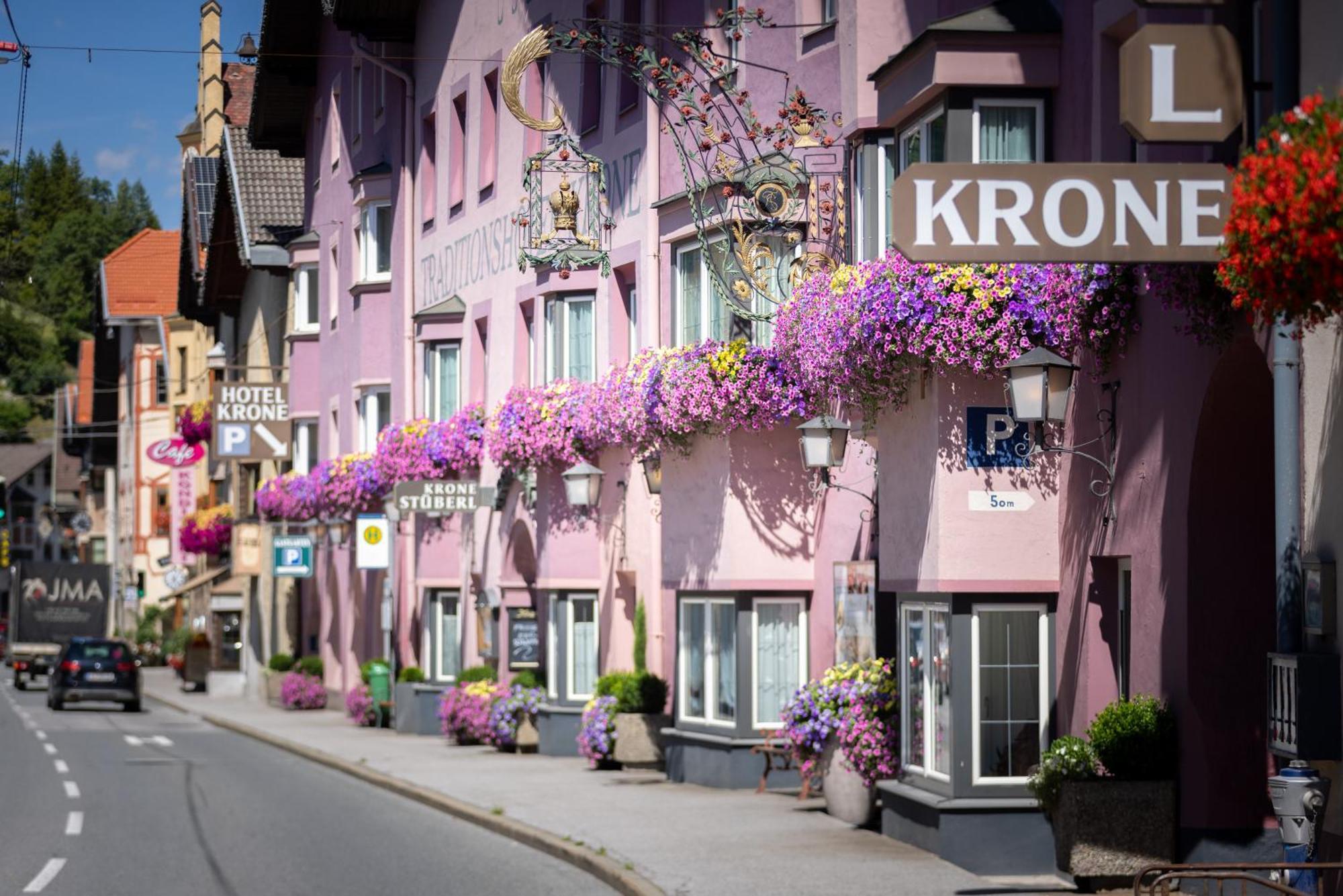 Hotel Krone Matrei am Brenner Exterior photo