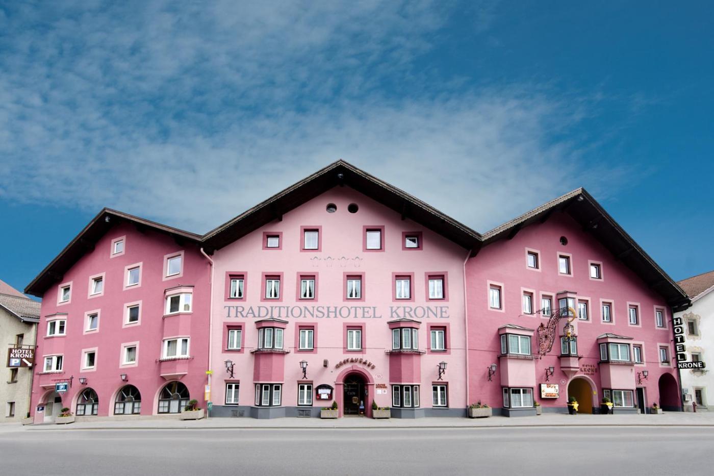 Hotel Krone Matrei am Brenner Exterior photo