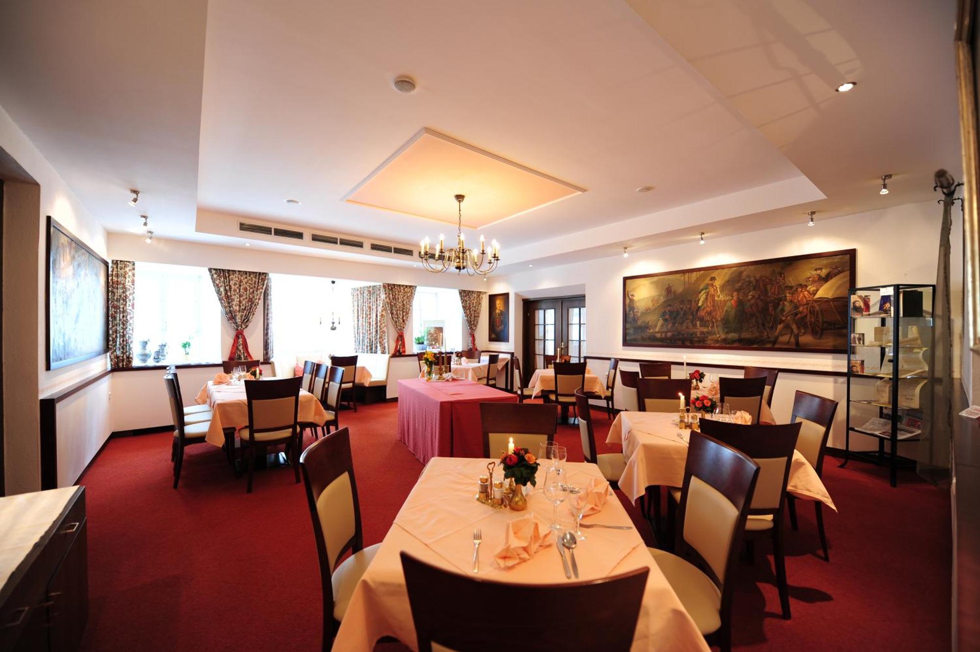 Hotel Krone Matrei am Brenner Exterior photo