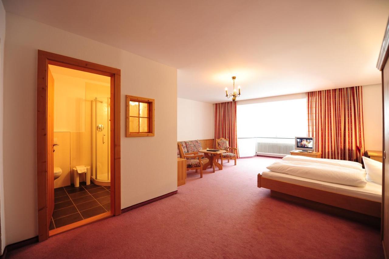 Hotel Krone Matrei am Brenner Exterior photo