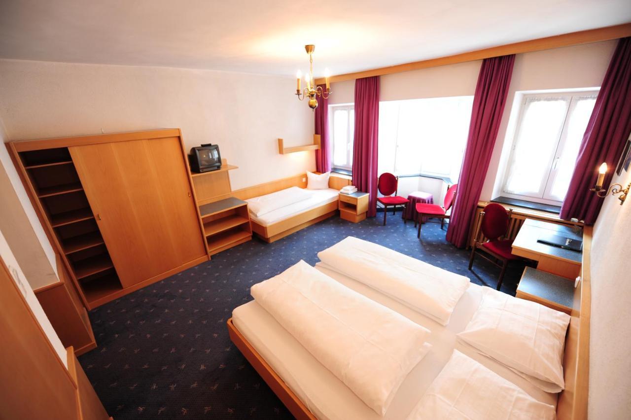 Hotel Krone Matrei am Brenner Exterior photo
