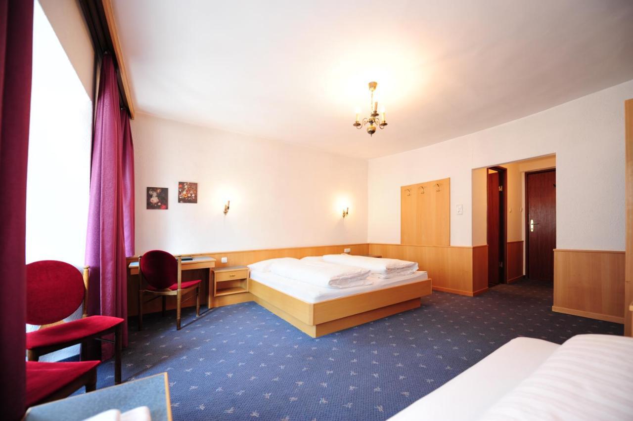 Hotel Krone Matrei am Brenner Exterior photo